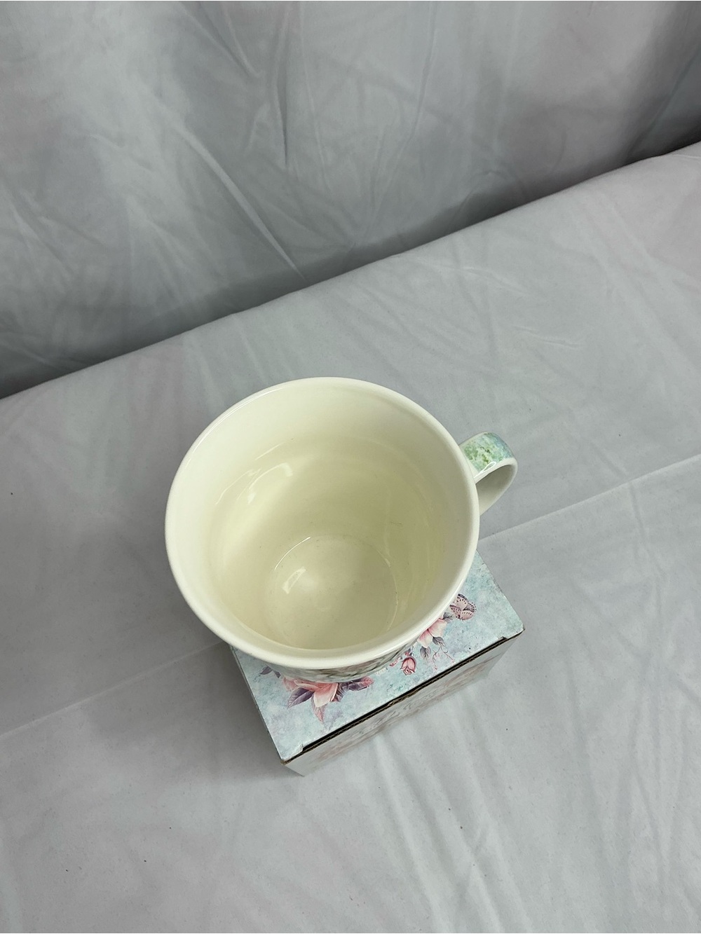 0006 - Floral Green "Mom Life's Greatest Gift" Ceramic Mug - Picture 4 of 8